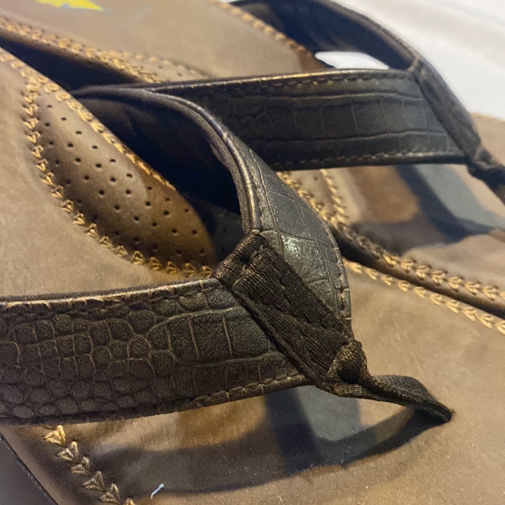 Volatile reptile type pattern wedge sandals - Picture 2 of 8